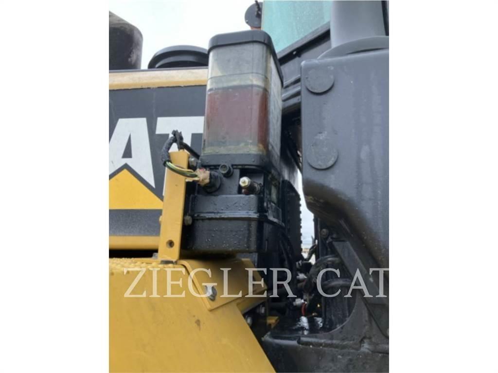 CAT 966K Kolesni nakladalci