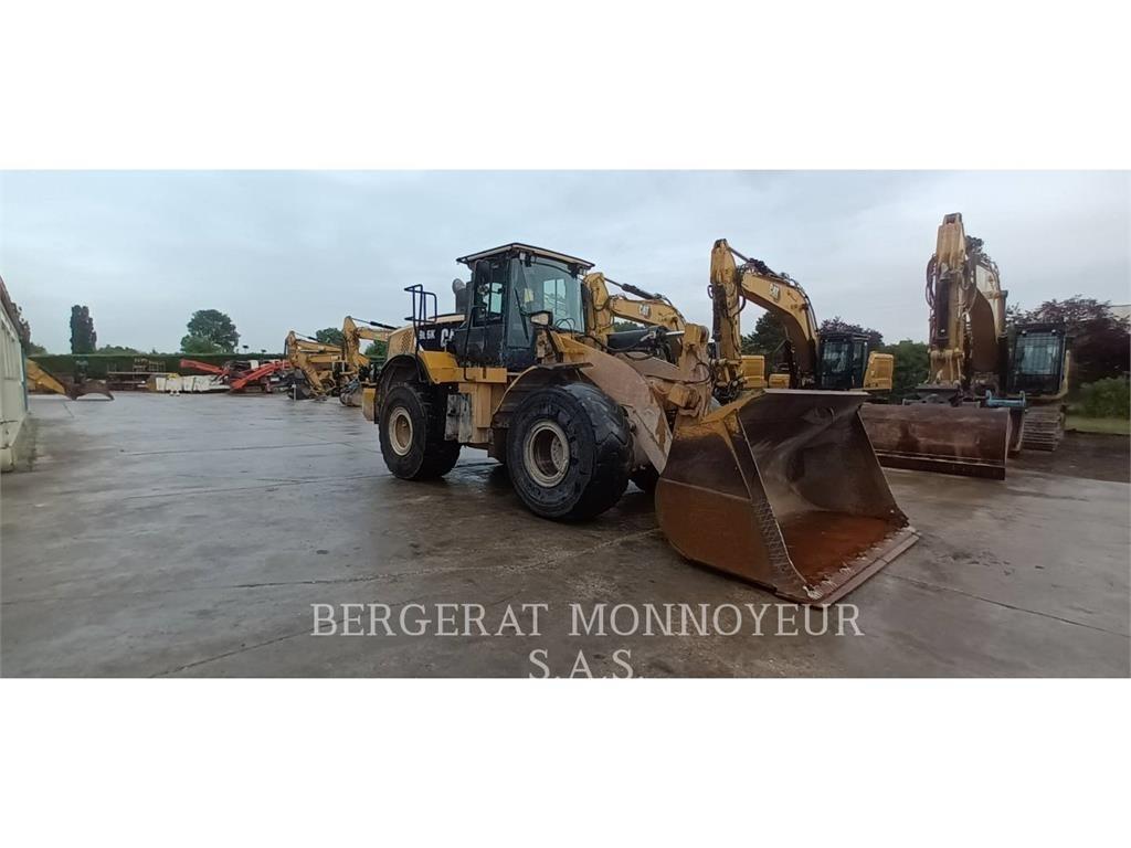 CAT 966K Kolesni nakladalci