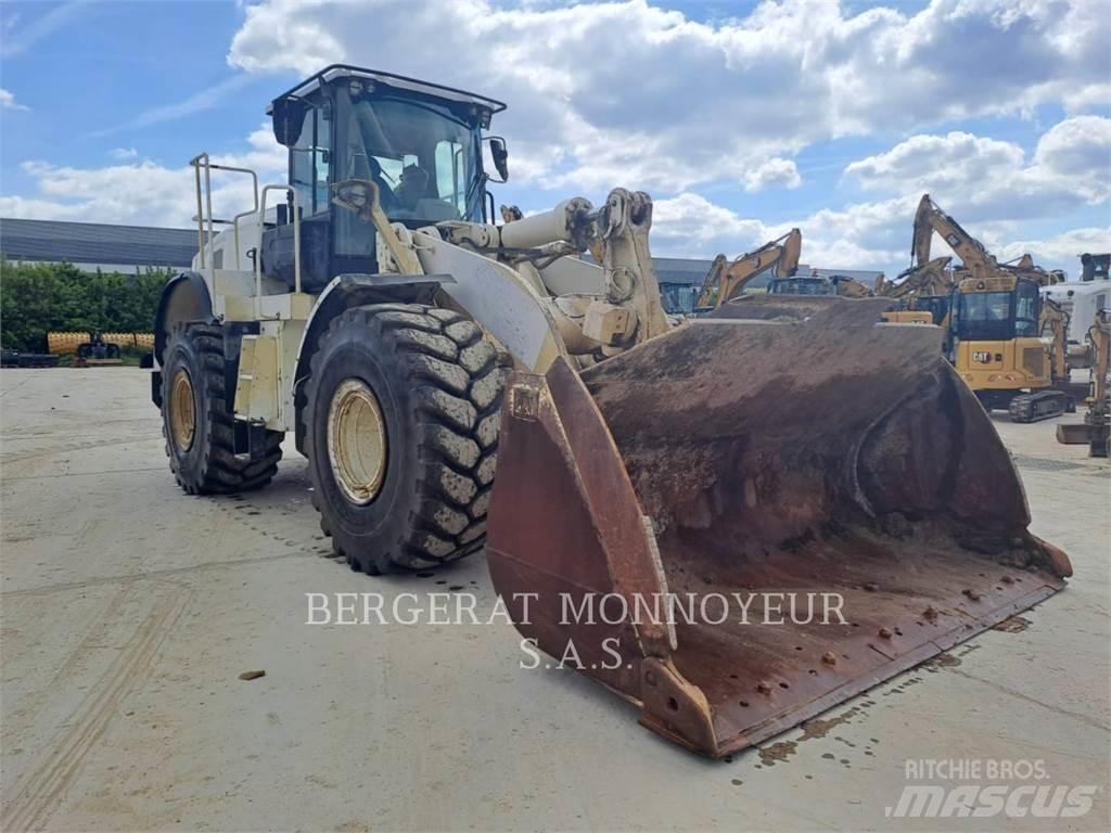 CAT 966M Kolesni nakladalci