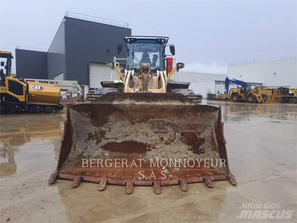 CAT 966M Kolesni nakladalci