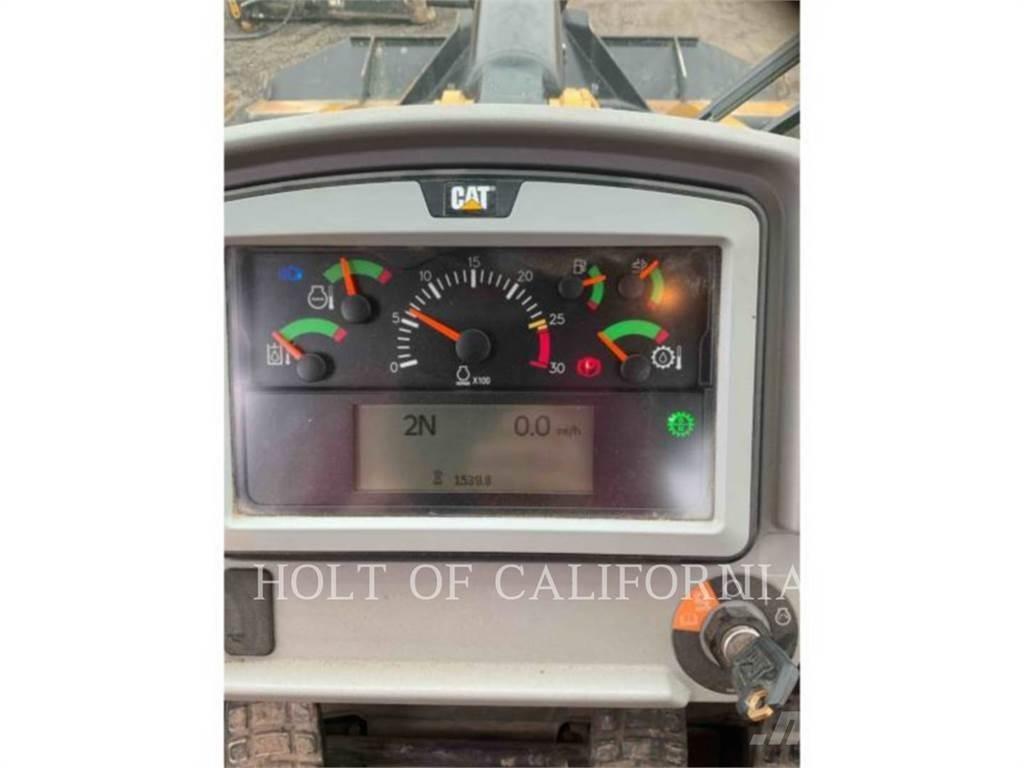 CAT 966M Kolesni nakladalci
