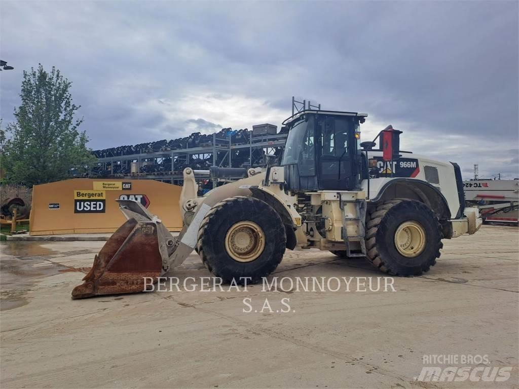 CAT 966M Kolesni nakladalci