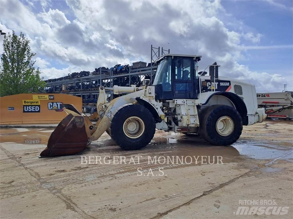 CAT 966M Kolesni nakladalci