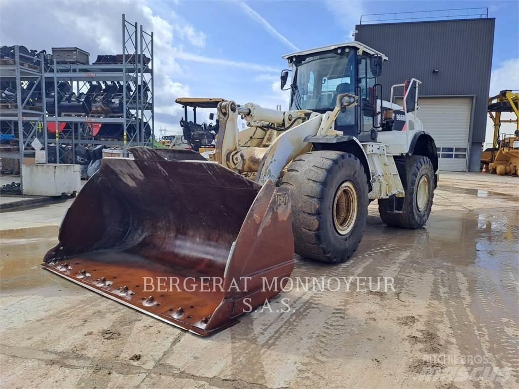 CAT 966M Kolesni nakladalci