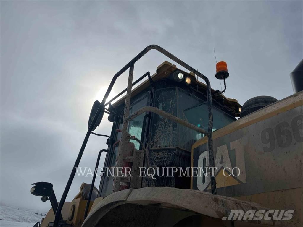 CAT 966M Kolesni nakladalci