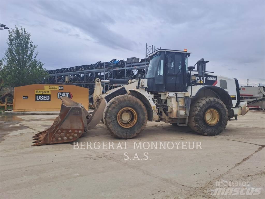 CAT 966M Kolesni nakladalci
