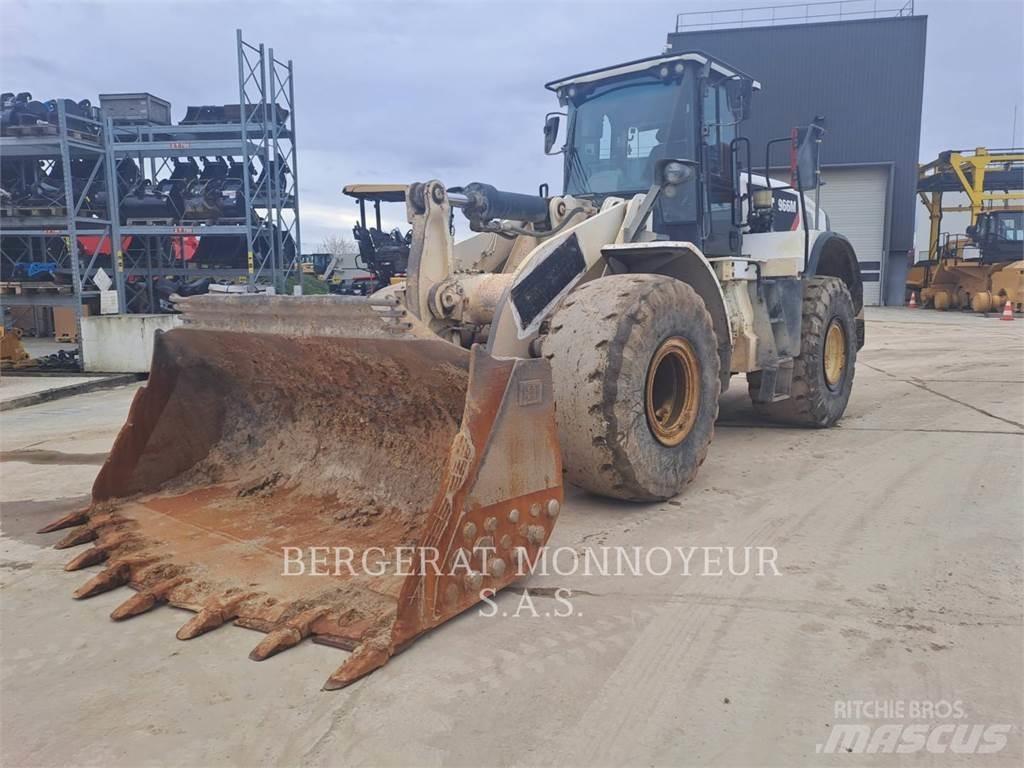 CAT 966M Kolesni nakladalci