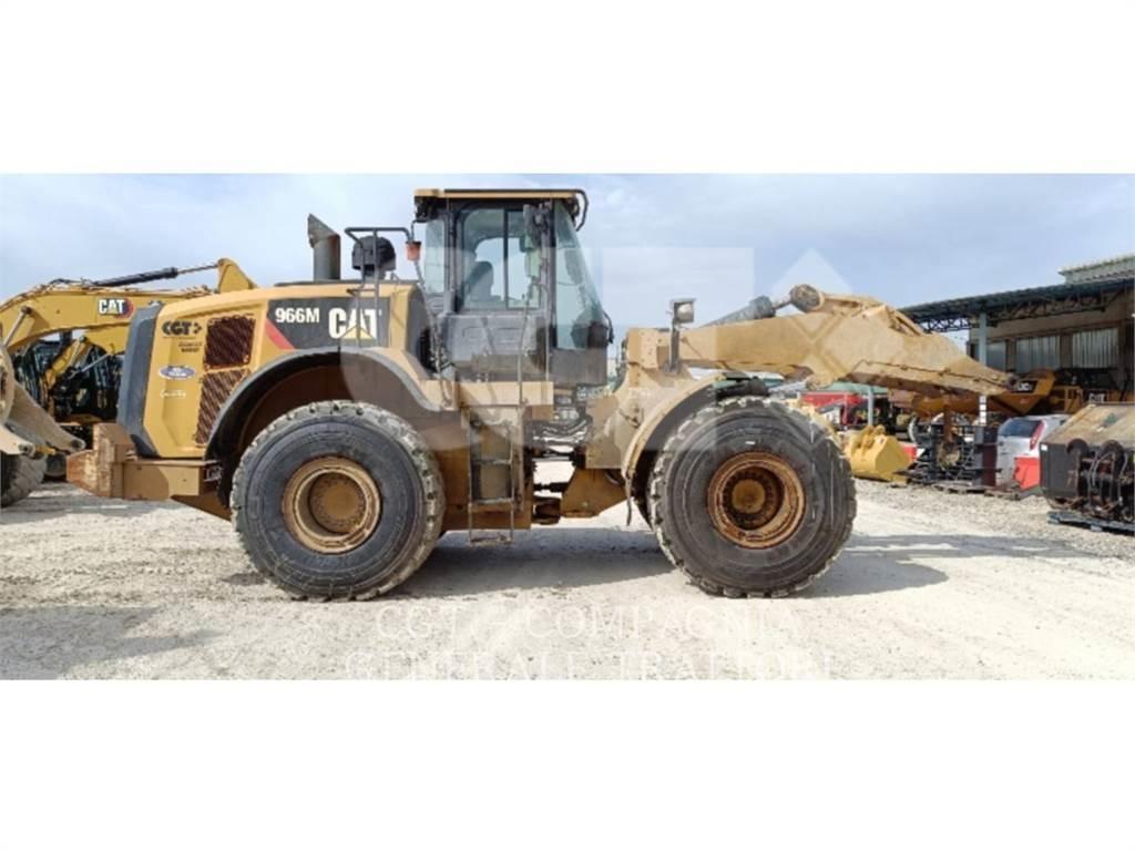 CAT 966M Kolesni nakladalci