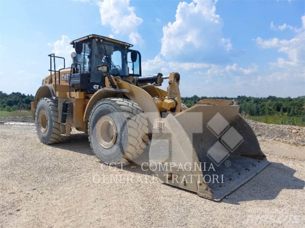 CAT 966M Kolesni nakladalci