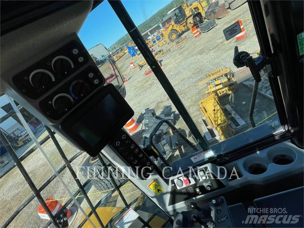 CAT 966M Kolesni nakladalci