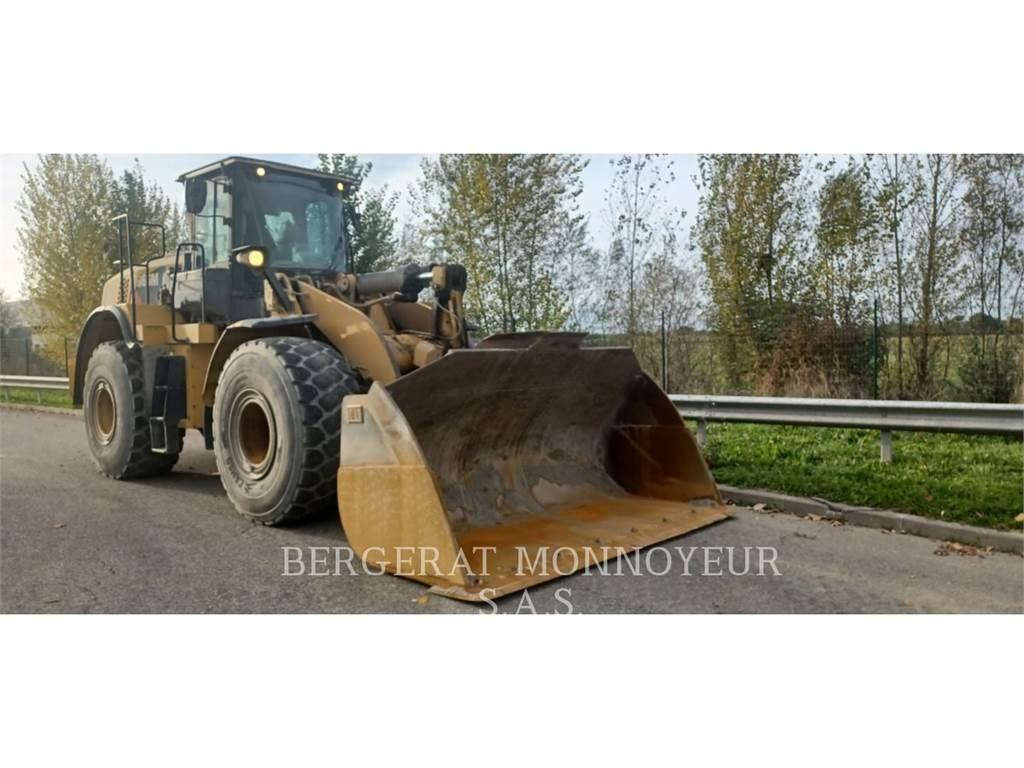 CAT 966M Kolesni nakladalci