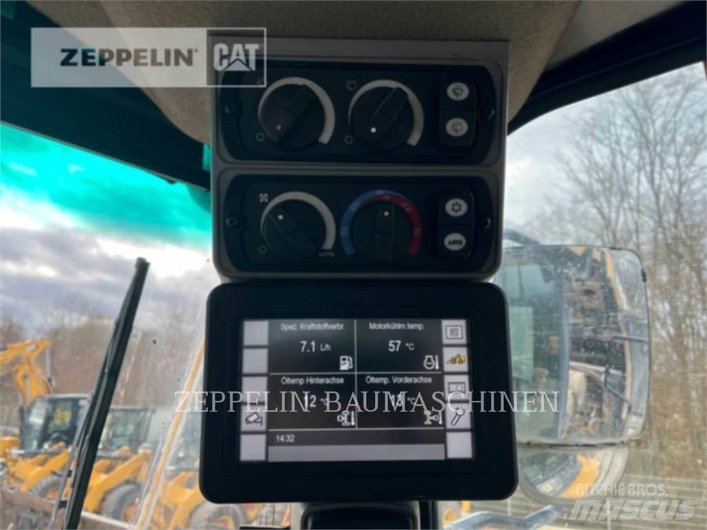 CAT 966M Kolesni nakladalci