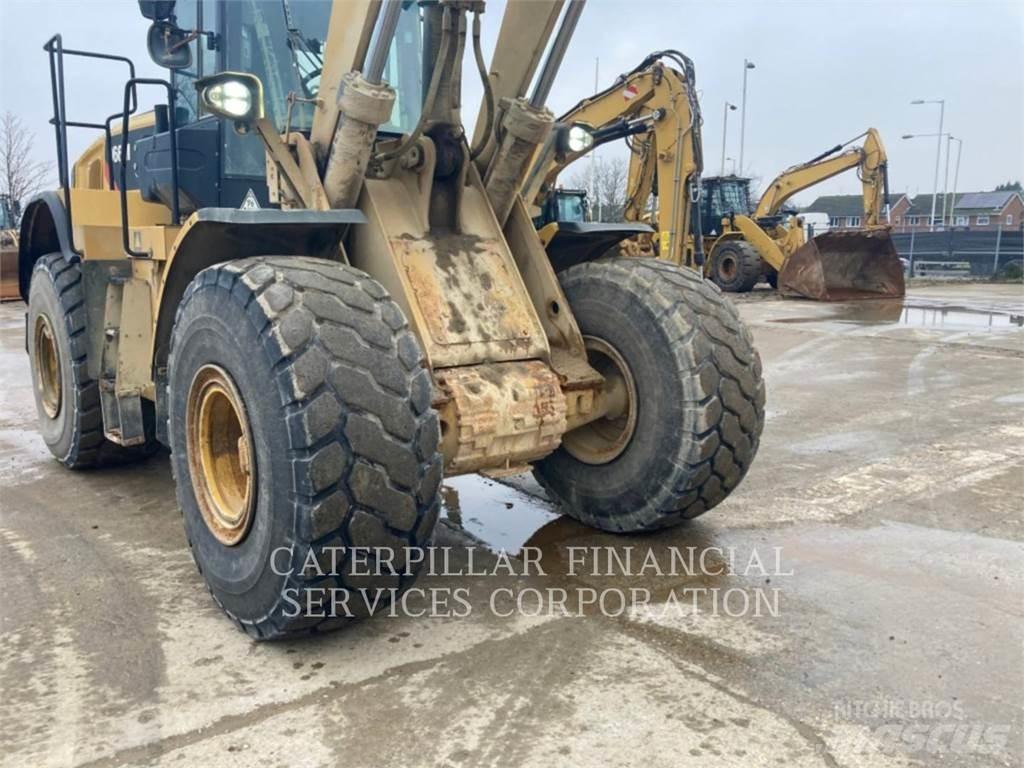 CAT 966M Kolesni nakladalci