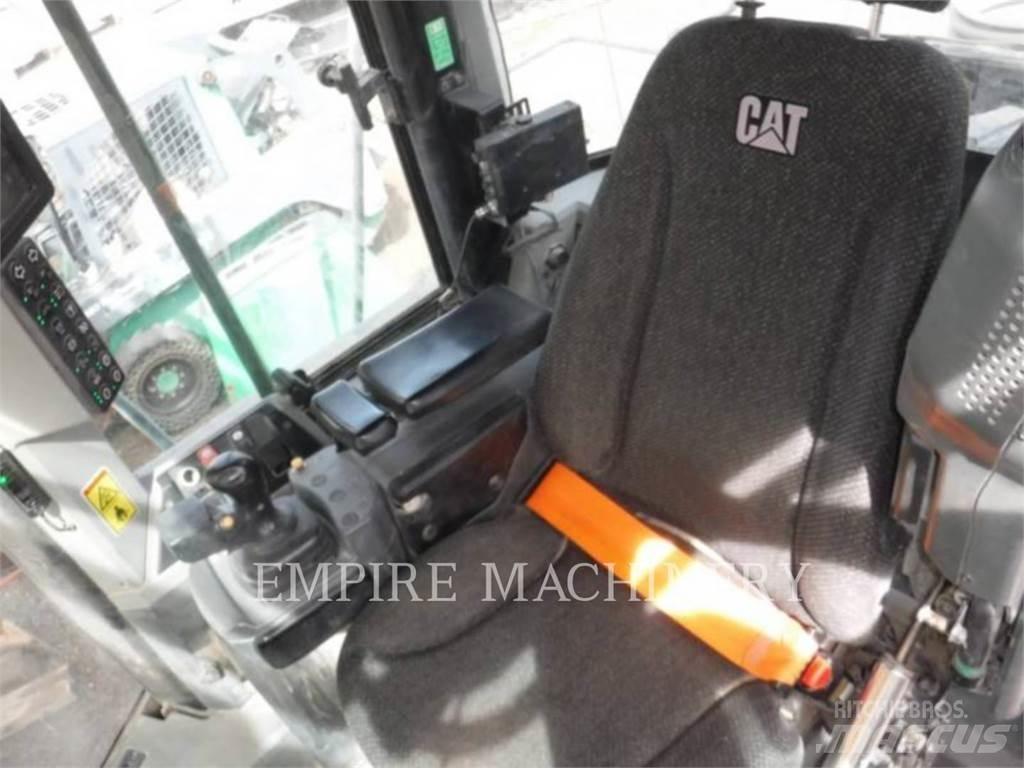 CAT 966M Kolesni nakladalci