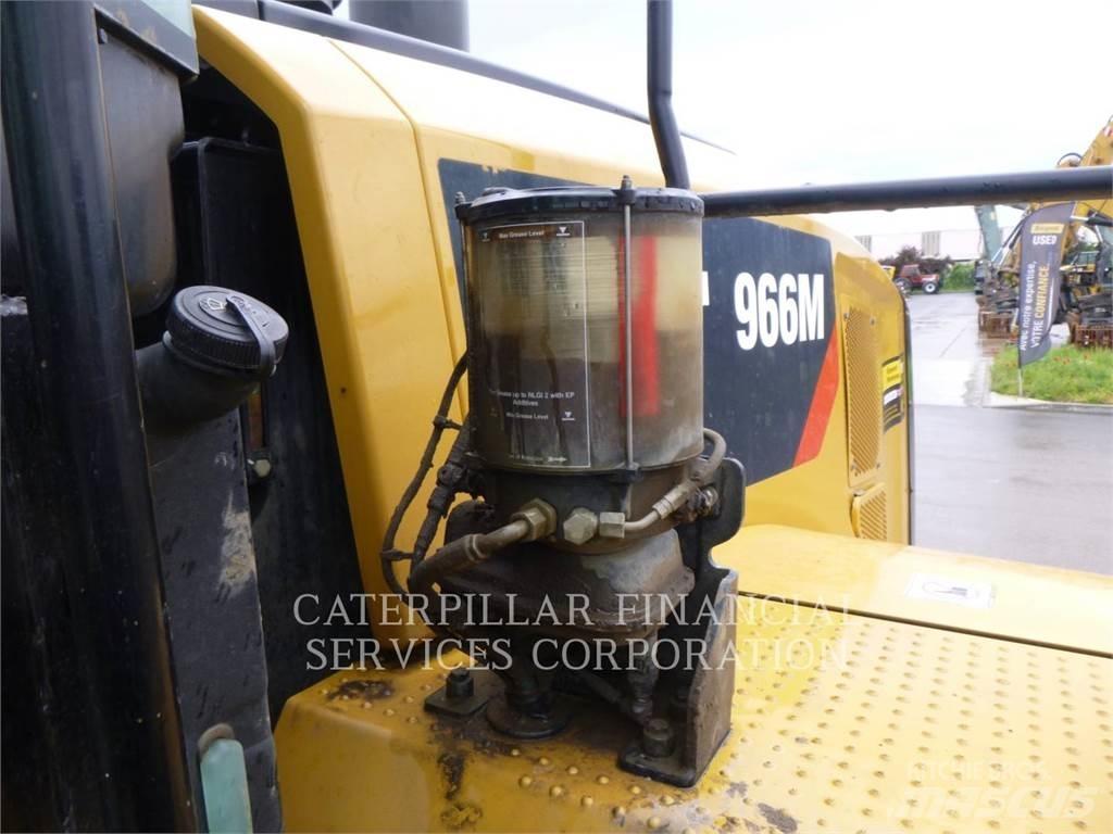 CAT 966M Kolesni nakladalci
