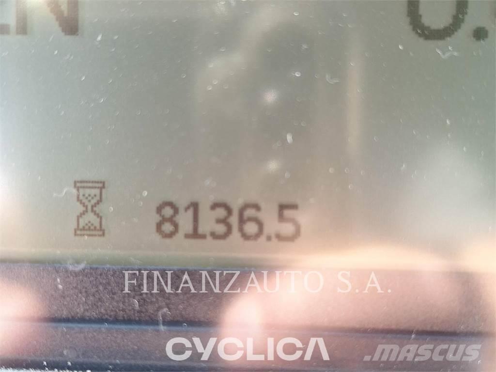 CAT 966M Kolesni nakladalci