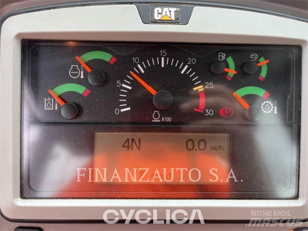 CAT 966M Kolesni nakladalci