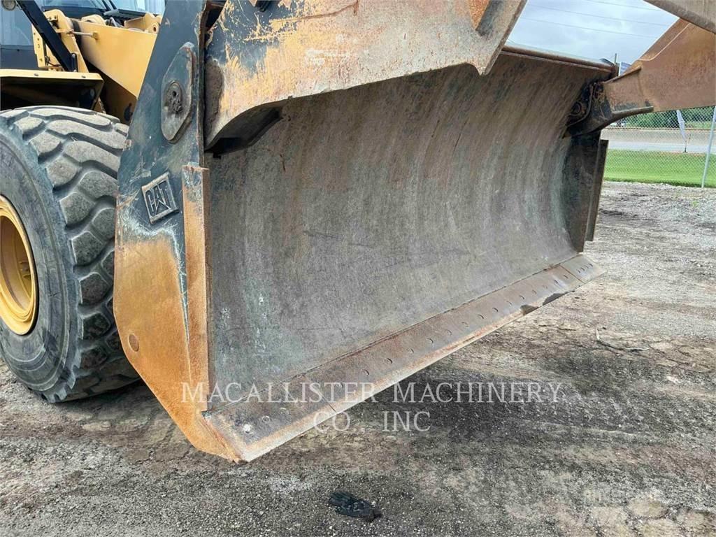 CAT 966M Kolesni nakladalci