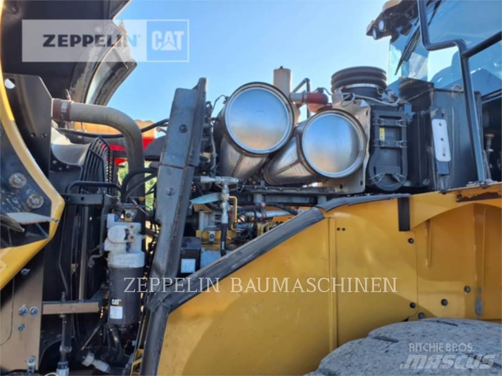 CAT 966M Kolesni nakladalci