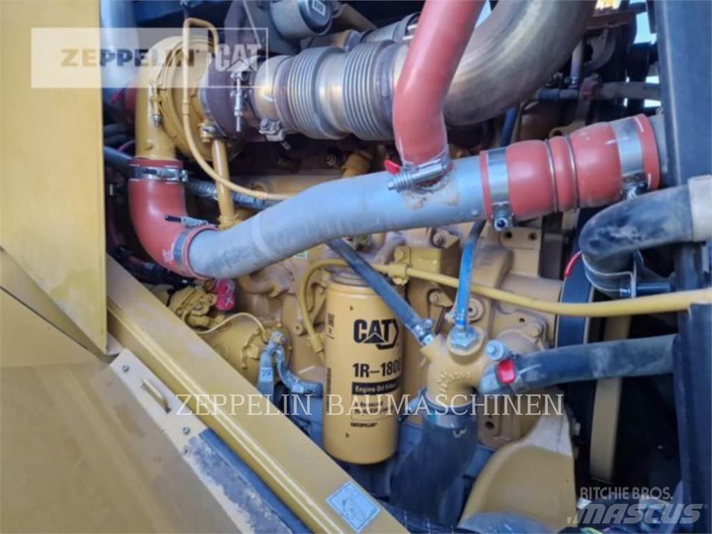 CAT 966M Kolesni nakladalci