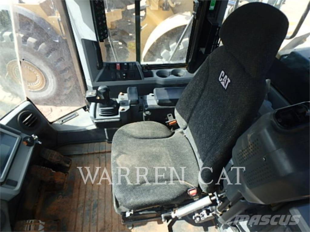 CAT 966M Kolesni nakladalci