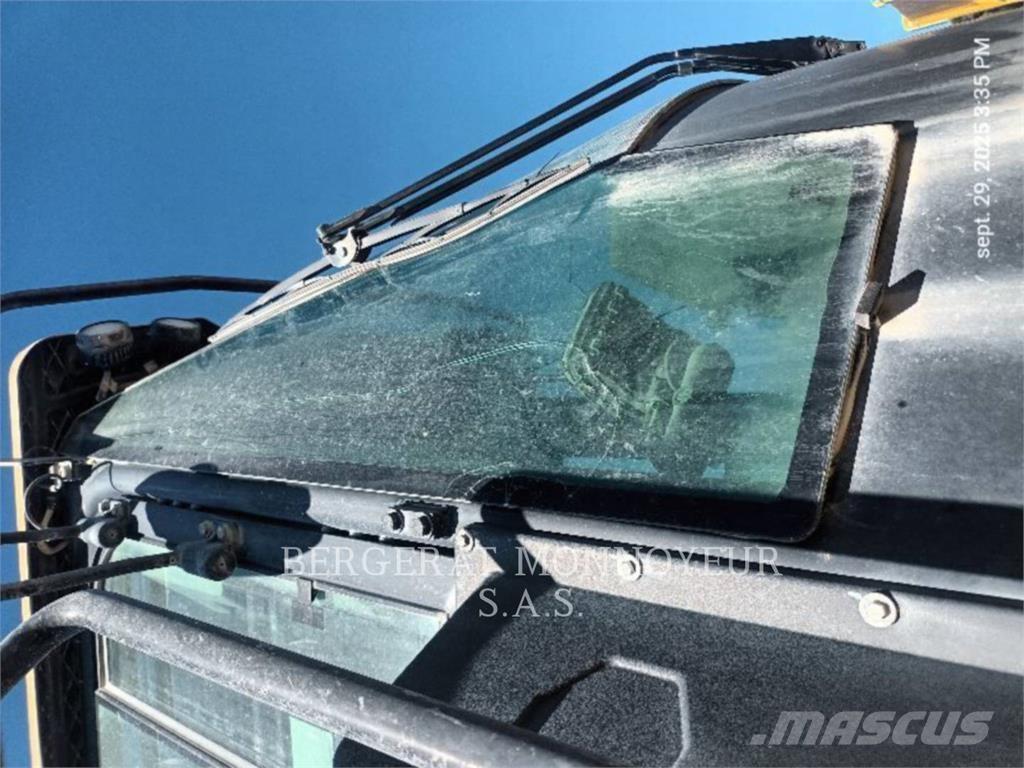 CAT 966M Kolesni nakladalci