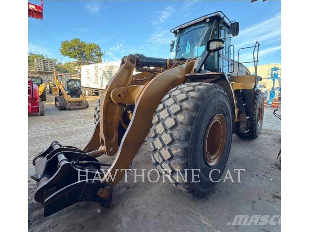 CAT 966M Kolesni nakladalci