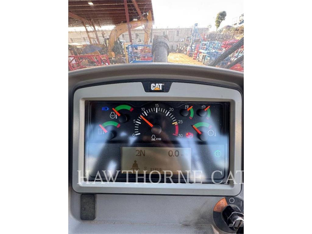 CAT 966M Kolesni nakladalci