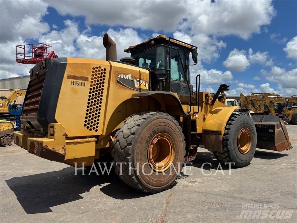 CAT 966M Kolesni nakladalci