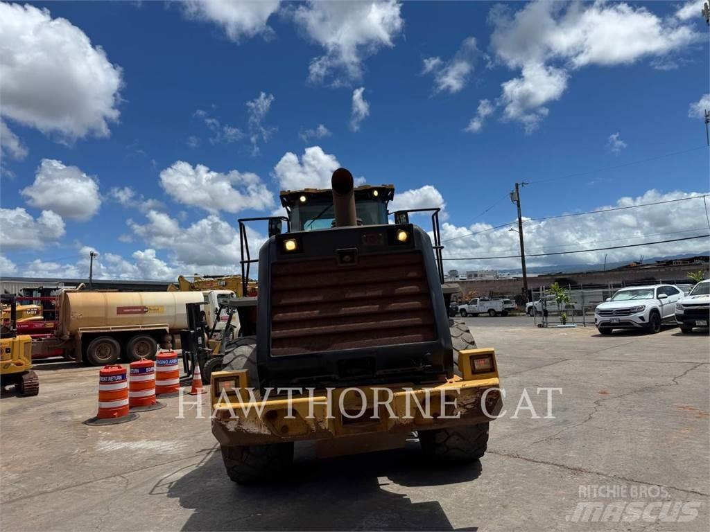 CAT 966M Kolesni nakladalci