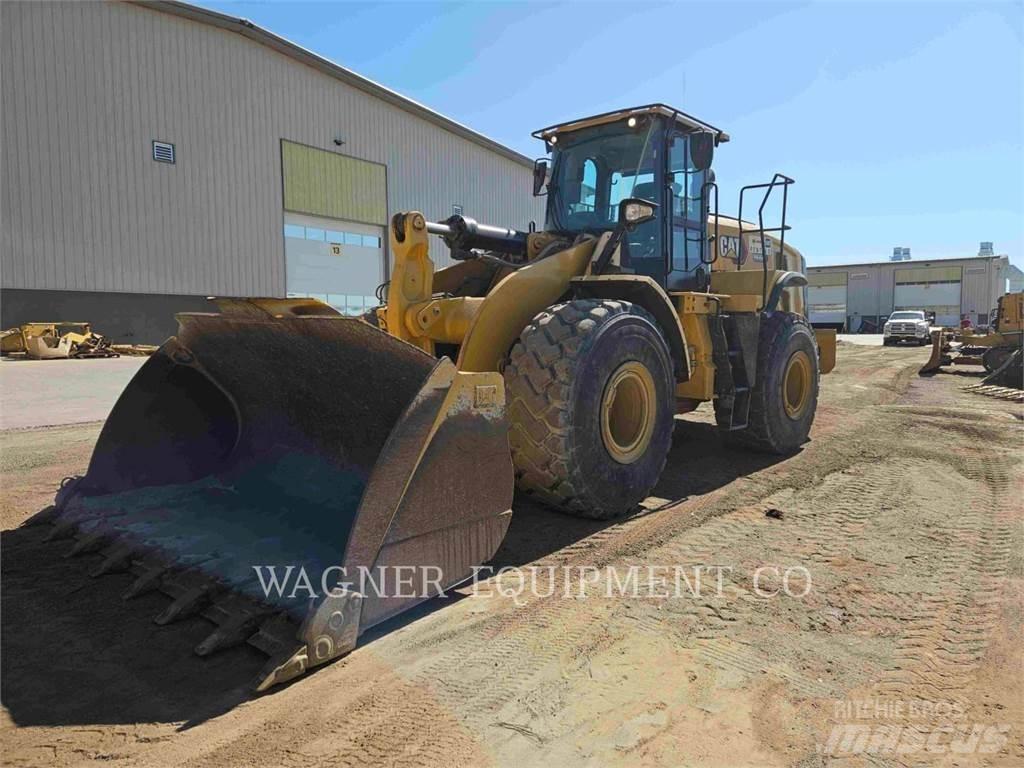 CAT 966M Kolesni nakladalci