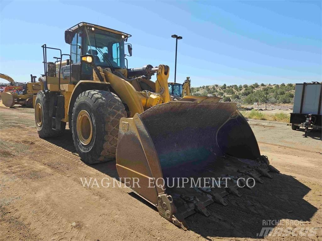 CAT 966M Kolesni nakladalci