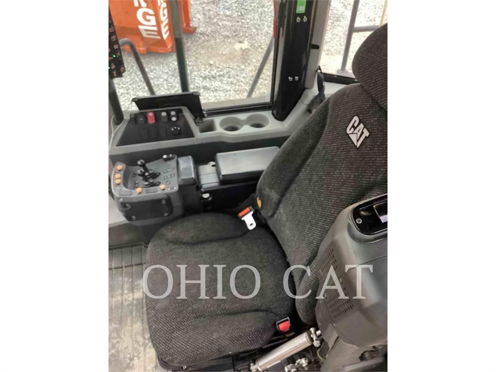 CAT 966M XE Kolesni nakladalci