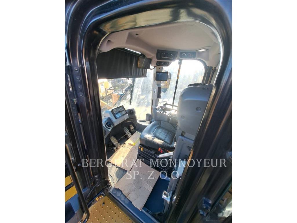 CAT 972 Kolesni nakladalci