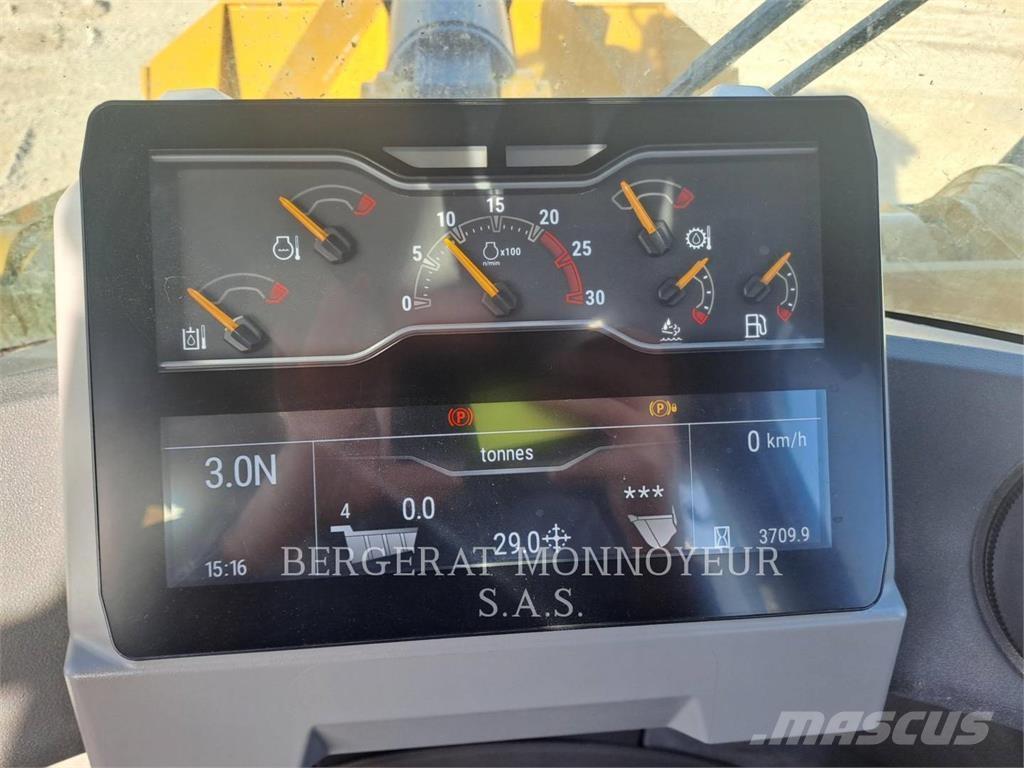 CAT 972 XE Kolesni nakladalci