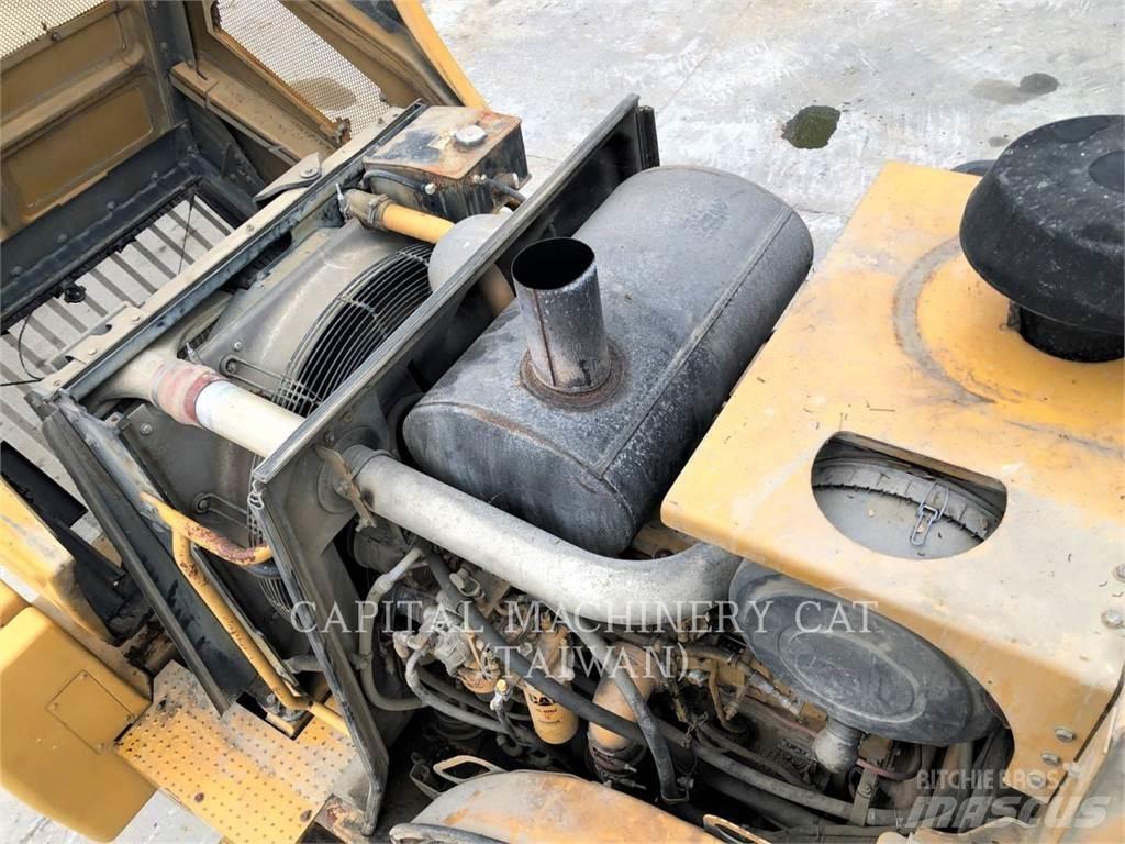 CAT 972H Kolesni nakladalci