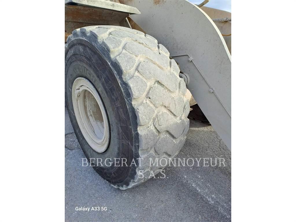 CAT 972K Kolesni nakladalci