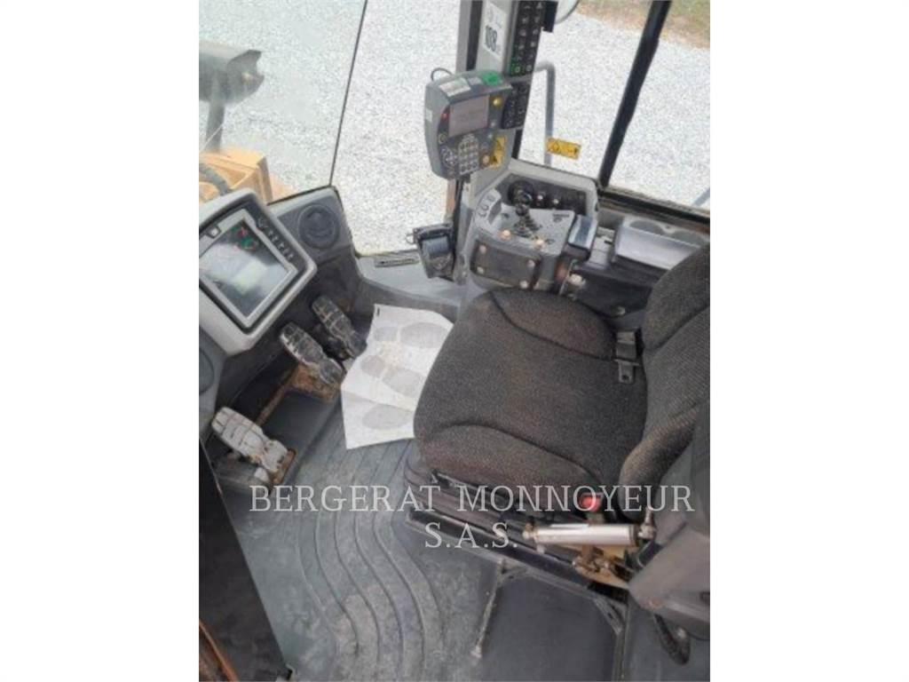 CAT 972K Kolesni nakladalci
