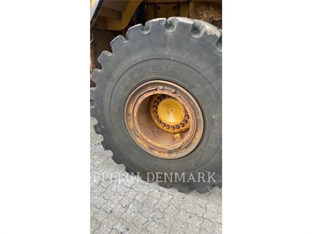 CAT 972K Kolesni nakladalci