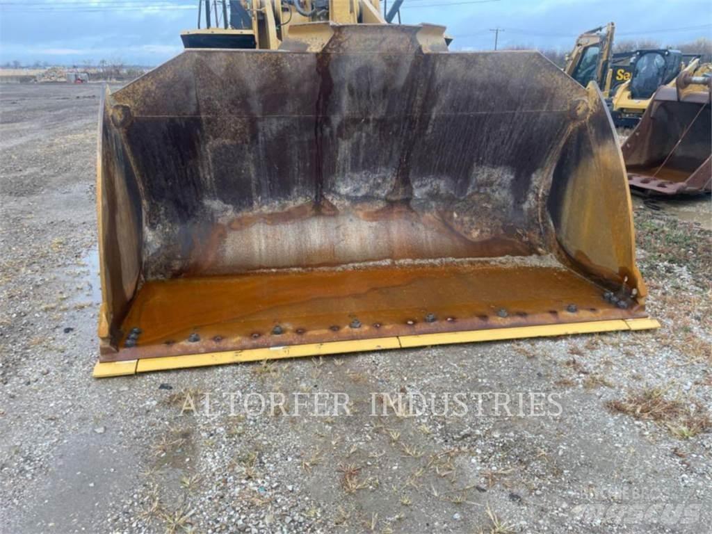 CAT 972M Kolesni nakladalci