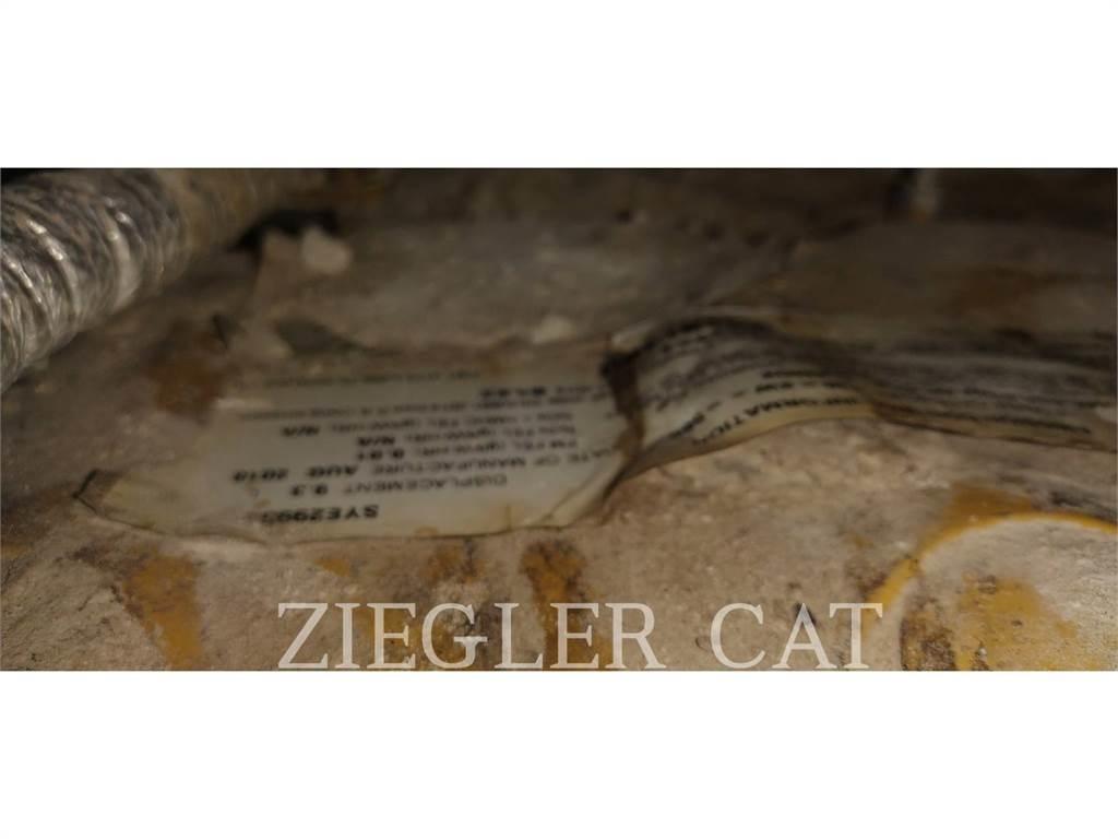 CAT 972M Kolesni nakladalci