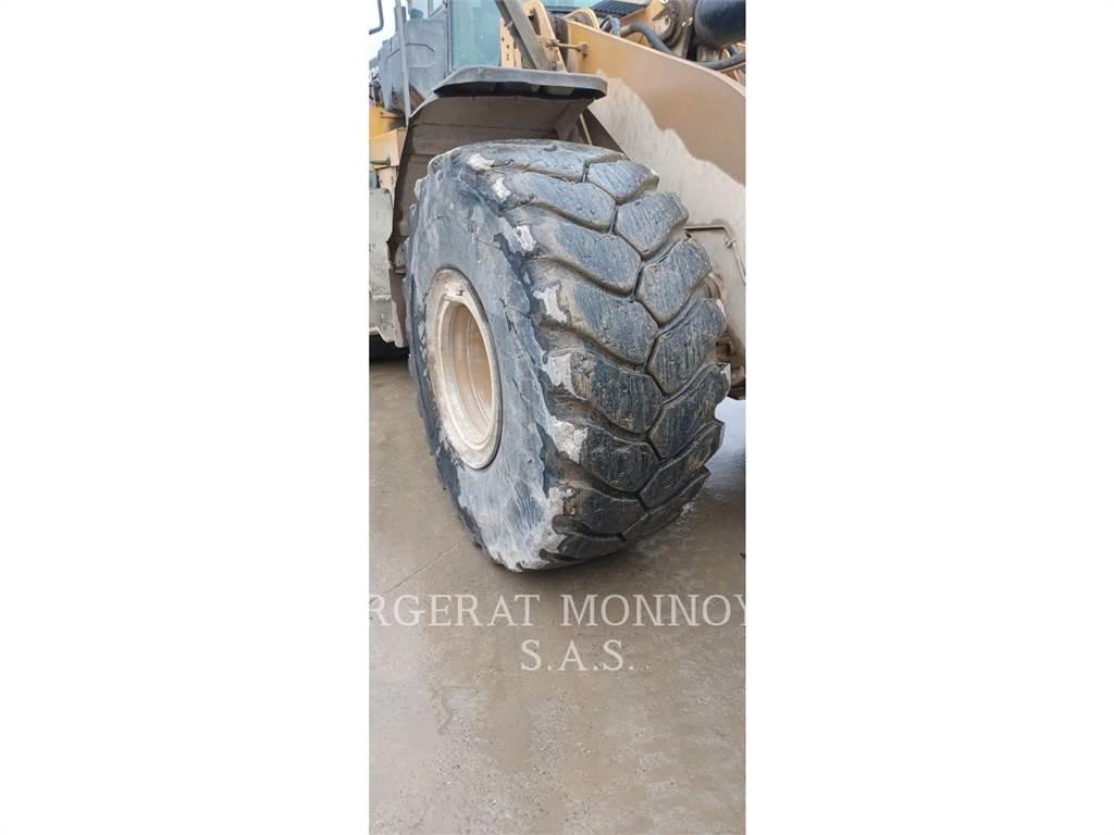 CAT 972M Kolesni nakladalci