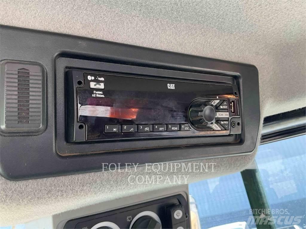 CAT 972M Kolesni nakladalci