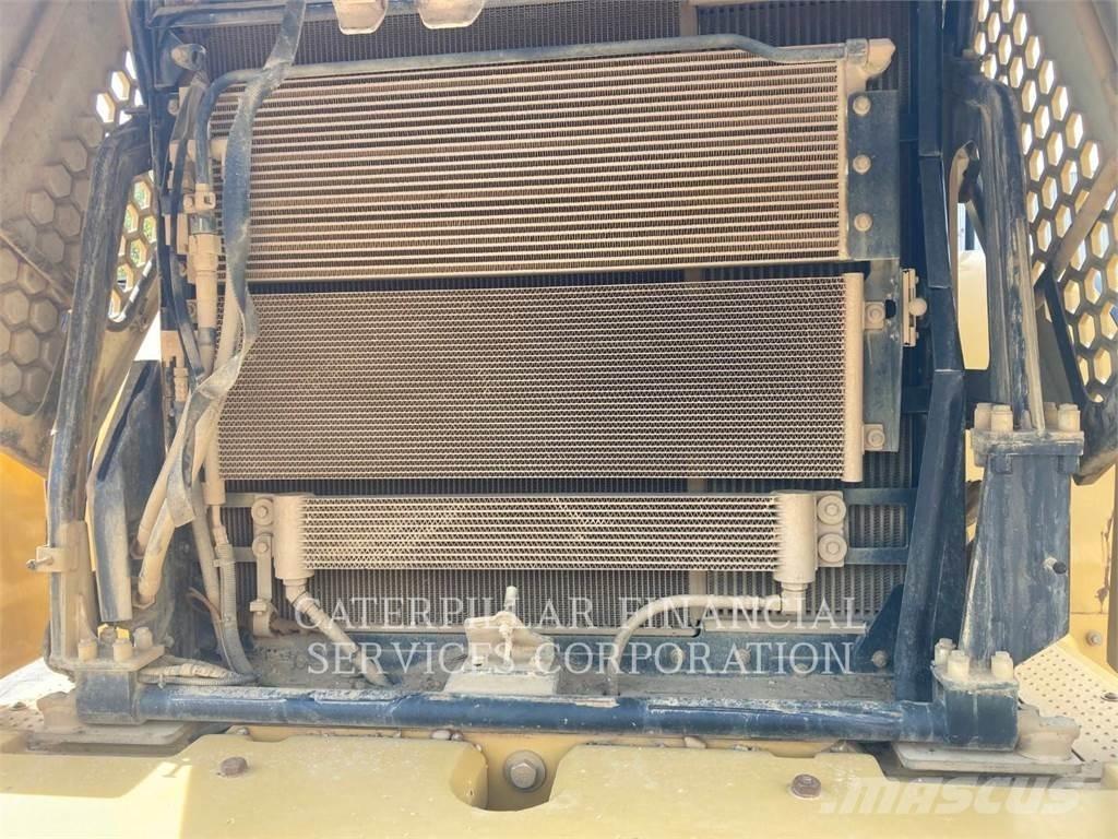 CAT 972M Kolesni nakladalci