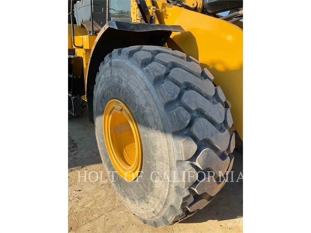 CAT 972M Kolesni nakladalci