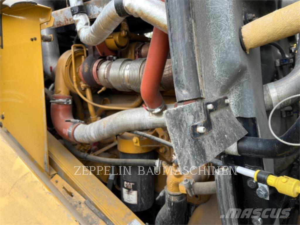 CAT 972M Kolesni nakladalci