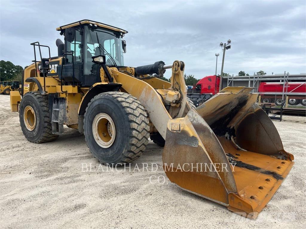 CAT 972M Kolesni nakladalci