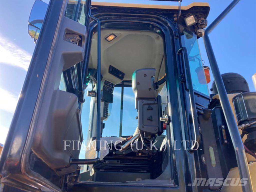 CAT 972M Kolesni nakladalci