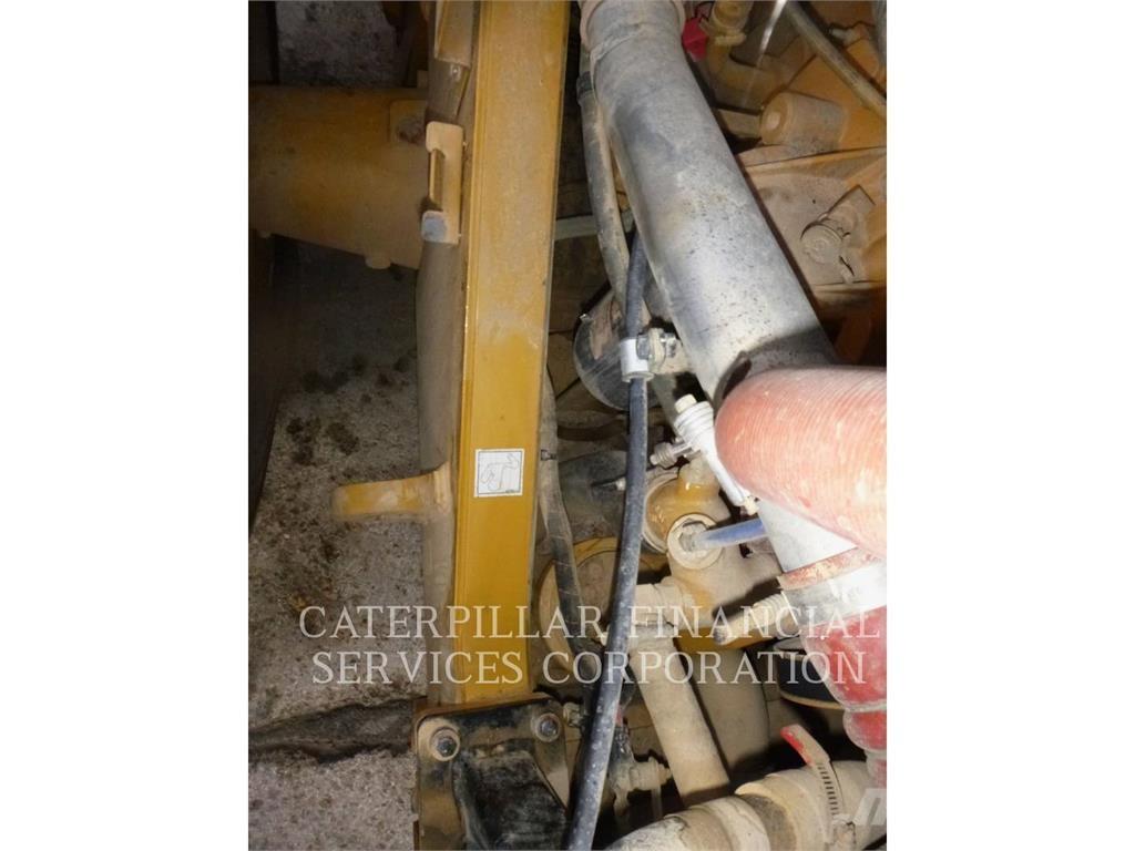 CAT 972M Kolesni nakladalci