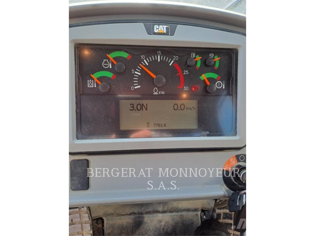 CAT 972M XE Kolesni nakladalci